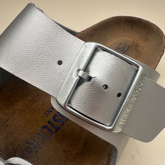 Silver Birkenstock Arizona Sandals - Size 7 - Picture 9 of 11